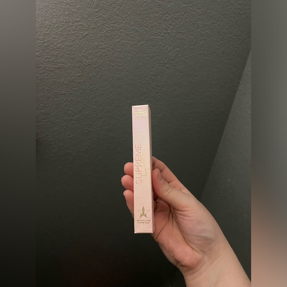 Jeffree star supreme gloss (mannequin)